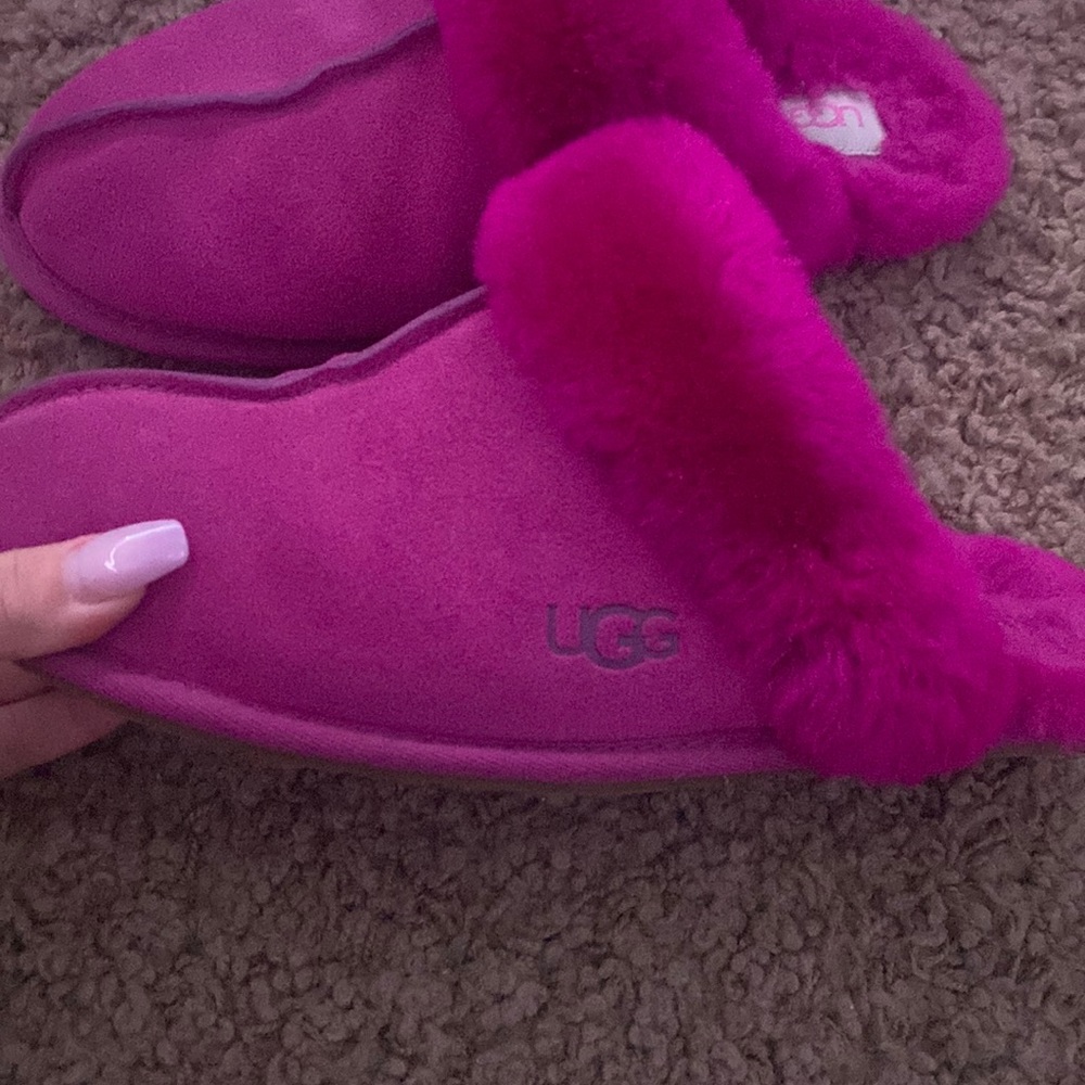 Pink ugg slippers size 10